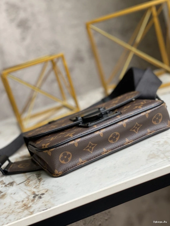 LOCK LOUIS VUITTON S BAG SLING 0129